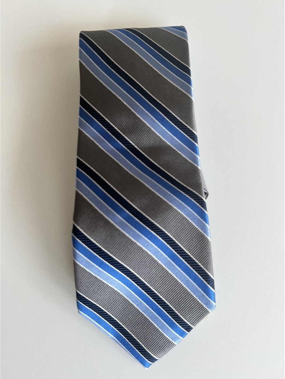 New Van Heusen Neck Tie New Necktie Neckwear Gray Blue Stripes